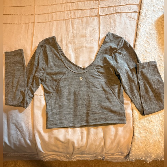 lululemon athletica Gray Crop Top - Picture 1 of 4